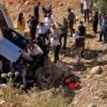 Adıyaman'da minibüs şarampole devrildi: 2 ölü, 5 yaralı