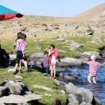 Doğal göl, doğaseverlerin akınına uğradı