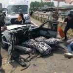 Sakarya D-100 karayolunda otomobil ikiye bölündü! 6 yaralı var