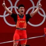 Çinli halterci 3 olimpiyat rekoru birden kırdı!