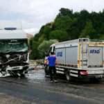 TIR ile kamyonet çarpıştı: 2 ölü, 3 yaralı