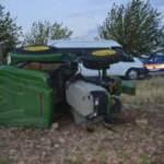 Devrilen trakt&ouml;rdeki kuzenlerden biri &ouml;ld&uuml;, diğeri yaralandı