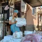 Yangında çeyizleri eviyle birlikte kül olmuştu! Hayırseverler bir minibüs çeyiz getirdi