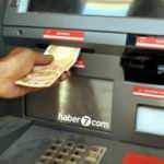 Konya'da bir vatandaş yanlışlıkla hesabına yatırılan 284 bin lirayı sahibine teslim etti