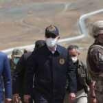 Bakan Akar ve komuta kademesi İran sınırında