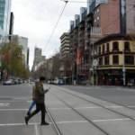 Melbourne'de koronavir&uuml;s yasakları uzatıldı
