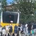 İBB, rezalet sonrası harekete ge&ccedil;ti! Artık itmek yasak...