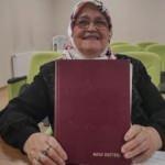 71 yaşında 3 ayda okuma yazma öğrendi, hayat hikayesi kitap olacak!