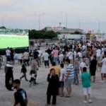 D&ouml;n&uuml;ş yolundaki gurbet&ccedil;ilerin Kapıkule'de futbol heyecanı 