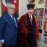 Noterlikten emekli oldu, Atatürk kitaplarıyla kütüphane oluşturdu