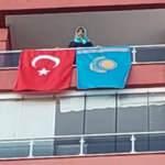 Kazakistan'daki felaketin acısını Kırıkkale'de bayrak a&ccedil;arak paylaştı