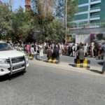 Kabil'deki bankaların önünde uzun kuyruklar oluştu