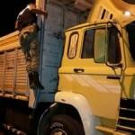 Kamyon kasasında 40 ka&ccedil;ak g&ouml;&ccedil;men yakalandı