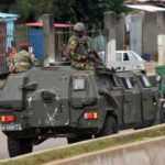 Gine'de askeri darbe sonrası sokağa &ccedil;ıkma yasağı ilan edildi