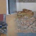 Karab&uuml;k&rsquo;te balkon duvarı yıkıldı, 1&rsquo;i &ccedil;ocuk iki kişi yaralandı