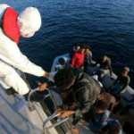 Lastik botla s&uuml;r&uuml;klendiler: İmdatlarına Sahil G&uuml;venlik yetişti! 