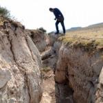 Sular kesilince Konya Ovası'nda kilometrelerce yarıklar oluştu 