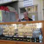 Çanakkale'de 40 yıllık seyyar kuyumcu simit satar gibi altın bilezik satıyor! 