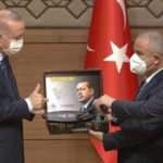 AYD Başkanı Burhan'dan Başkan Erdoğan'ı mutlu eden hediye