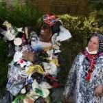 Çöp adam sokaklara indi! Vatandaşlar şaştı kaldı