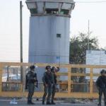 İsrail'de başka cezaevlerine nakledilen Filistinli tutuklulara darp