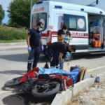 Otomobille çarpışan motosikletin sürücüsü öldü, eşi yaralı