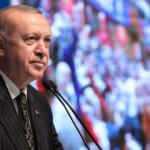 Son dakika! Cumhurbaşkanı Erdoğan: Hi&ccedil;bir işi d&uuml;zg&uuml;n yapamıyorlar! Altında ezildiler