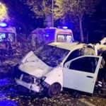 Maltepe'de kaza! Araçta bulunan 4 kişi sıkıştı