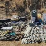 Hakkari'de PKK'nın inlerinden mühimmat ve el bombaları ele geçirildi