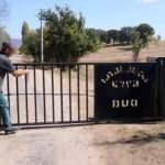 Afyonkarahisar&rsquo;ın kapılı k&ouml;y&uuml; dikkat &ccedil;ekiyor! Atalarından kalma geleneği s&uuml;rd&uuml;r&uuml;yorlar