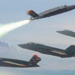 XQ-58A Valkyrie adlı SİHA, F-35 ve F-22'yi daha ölümcül hale getirecek