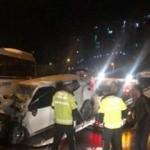 Gemlik'te iş&ccedil;ileri taşıyan panelvan minib&uuml;s kaza yaptı: 13 yaralı 