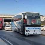 Genel Sultanbeyli'de otomobil otobüse çarptı