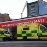 İngiltere'de "sıradan bir gün!" Ambulanstaki hastalar hastane önünde beklerken öldü