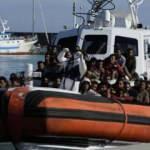 İtalya Akdeniz'de 244 düzensiz göçmeni kurtardı