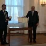 Almanya Cumhurbaşkanı Steinmeier üç Türk'e liyakat nişanı verdi