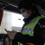 Cenazeye katılan koronavirüslü kadın otobüste yakalandı!