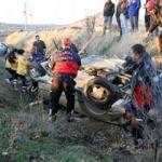 Jandarmayı görüp ani fren yapan otomobilin ehliyetsiz sürücüsü kazaya neden oldu