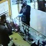 Silahlı soygun anında çay içmeye devam eden kuyumcu şaşırttı