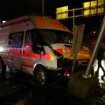 Ambulans ile iki otomobil çarpıştı: 1 yaralı