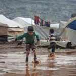 İdlib'de şiddetli yağışlar sonrası çadır kentler sular altında kaldı