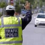 Pursaklar'da makas atan s&uuml;r&uuml;c&uuml;ye ceza yağdı! 