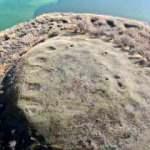 T&uuml;rkiye'deki g&ouml;l evi t&uuml;r&uuml;n&uuml;n tek &ouml;rneğini defineciler delik deşik etti