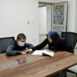 Görme engelli kızının üniversite kazanmasını sağladı! Sıra diğer çocuklarda