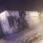 Tatvan'da tipi ve fırtına yüzünden iki otobüs devrildi: 35 yaralı