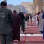 Mescid-i Haram ve Mescid-i nebevi'de sosyal mesafe yeniden başladı