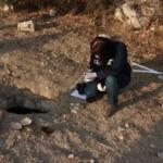 Tokatlı çiftçi traktörünün tekerinin düştüğü çukurda insan kemikleri buldu