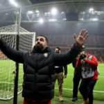 Arda Turan trib&uuml;nlerden &ouml;z&uuml;r diledi!