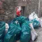 Diyarbakır'da evin avlusundan bir kamyon çöp çıktı