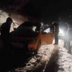 AFAD karda mahsur kalan 6 kişiyi donmak üzereyken kurtardı